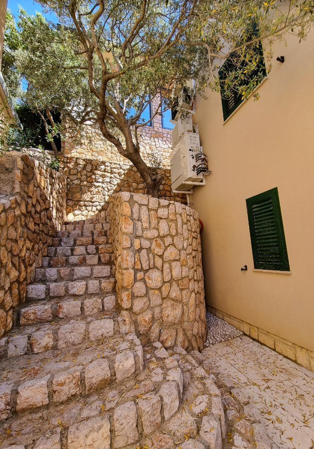 Villa Relax , With Seaview And Two Pools Near Beach Stari Grad Exterior foto